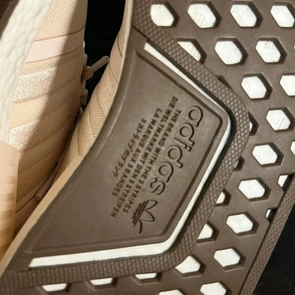 Adidas NMD R1 W Running Shoes Wonder Quartz/Earth Strata/Super Pop Womans 7.5